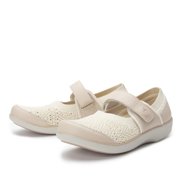 Alegria Shoes - Algeria cream Traq Mary Jane size 35 US 5-5.5